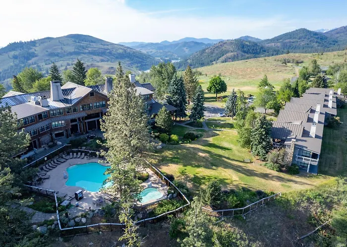 Sun Mountain Lodge
